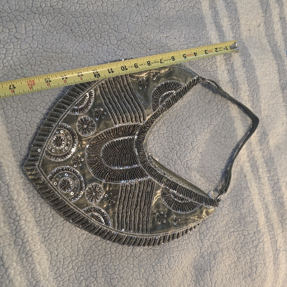 Elegant Silver GREEN Beaded Necklace - Picture 2 of 7